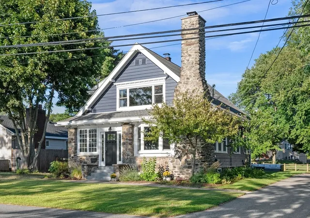 3rd image of 67 Pond St, Georgetown, MA 01833 | MLS# 73567672