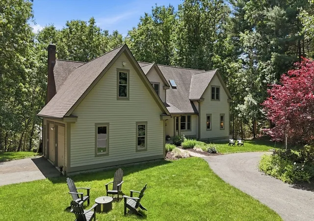 Homes for sale in Amherst, MA | 409 Henry St, Amherst, MA 01002 | MLS# 73532855