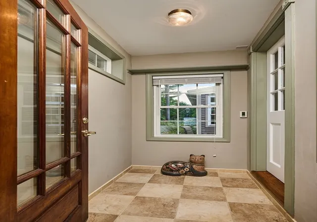 4th image of 236 N Maple St, Florence, MA 01062 | MLS# 73550224