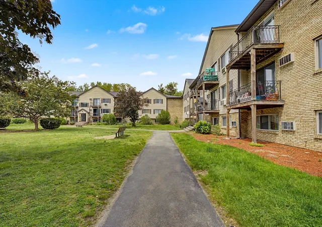 3rd image of 351 Pawtucket Blvd #7, Lowell, MA 01854 | MLS# 73524997