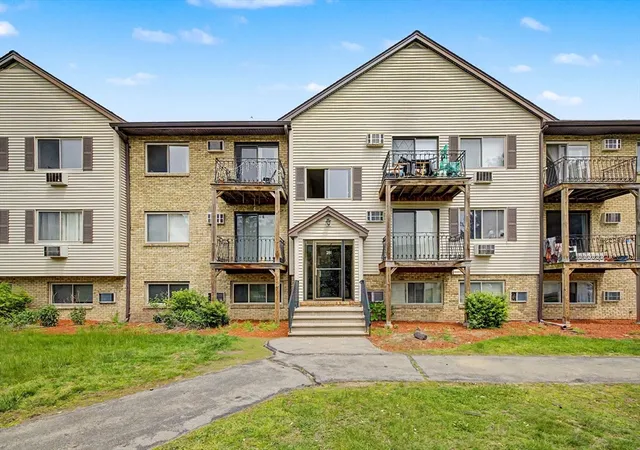 4th image of 351 Pawtucket Blvd #7, Lowell, MA 01854 | MLS# 73524997