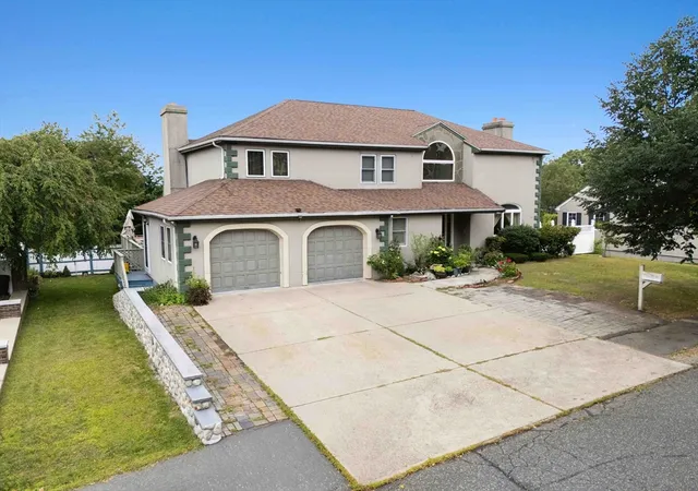 2nd image of 141 Gardiner Rd, Quincy, MA 02169 | MLS# 73518178