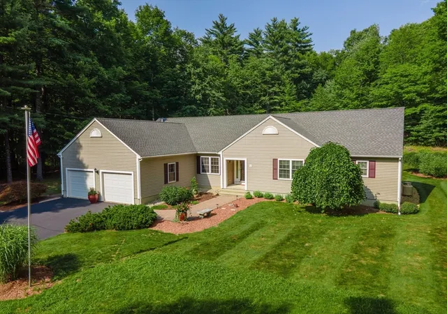 2nd image of 383 Mashapaug Rd, Holland, MA 01521 | MLS# 73562527