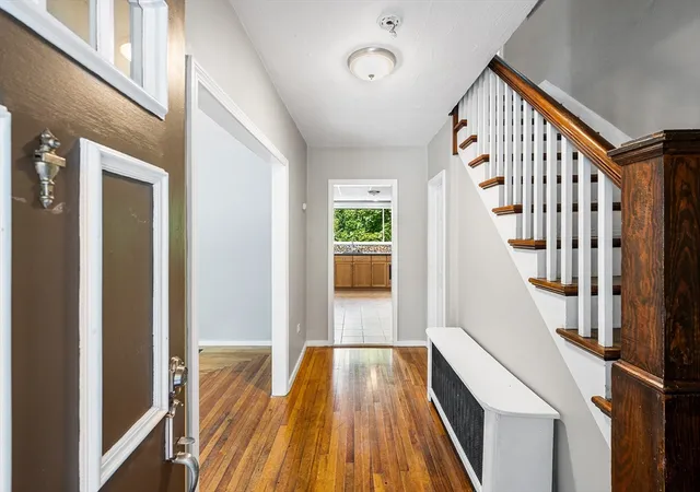 2nd image of 10 Nutting St, Fitchburg, MA 01420 | MLS# 73553376