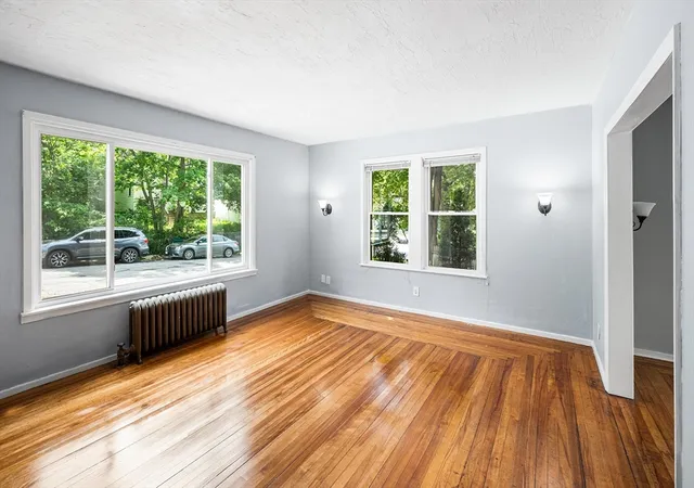 4th image of 10 Nutting St, Fitchburg, MA 01420 | MLS# 73553376