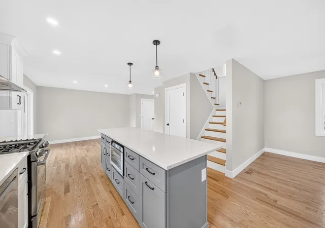 Photo 4 of Sale Pending at 14 Neillian Way #14, Bedford, MA 01730 | MLS# 73560835 | Listing updated on 2026-08-26