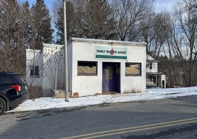 Homes for sale in Palmer, MA | 54 Commercial St, Palmer, MA 01069 | MLS# 73465001