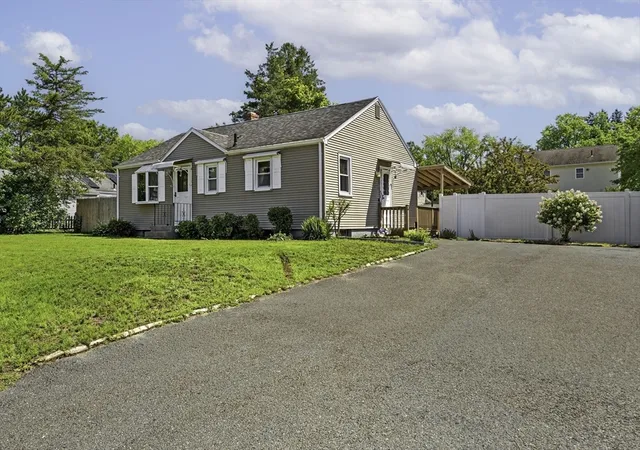 Single family home for sale at 133 Denwall Dr, Springfield, MA 01119 | MLS# 73569445
