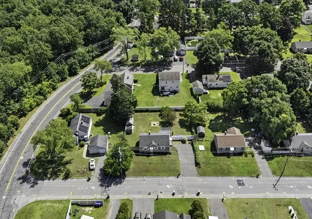 Photo 4 of Single family home for sale at 133 Denwall Dr, Springfield, MA 01119 | MLS# 73569445 | Listing updated on 2026-09-01