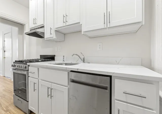 2nd image of 19 South Russell Street, Boston, MA 02114 | MLS# 73560022