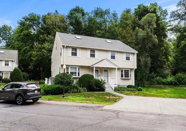 Listing Photo 4 - Condo for sale in building located at 9 Franzone Dr, Haverhill, MA 01835 - Unit #9
