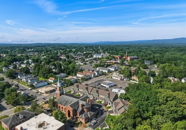 42nd image of 5 Elizabeth Lane #5, Easthampton, MA 01027 | MLS# 73469966