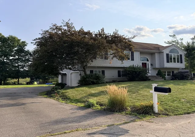 2nd image of 11 Thyme Ln, North Attleboro, MA 02760 | MLS# 73562561