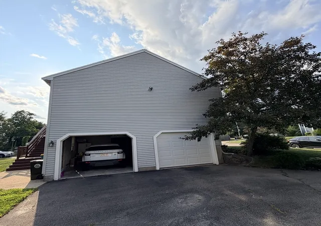 3rd image of 11 Thyme Ln, North Attleboro, MA 02760 | MLS# 73562561