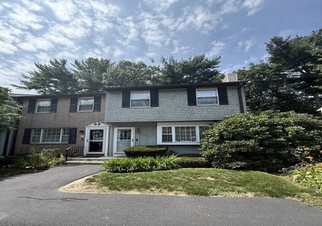 Photo 3 of Condo for sale at 3 Treetop Ln #8, Kingston, MA 02364 | MLS# 73565283 | Listing updated on 2026-09-09