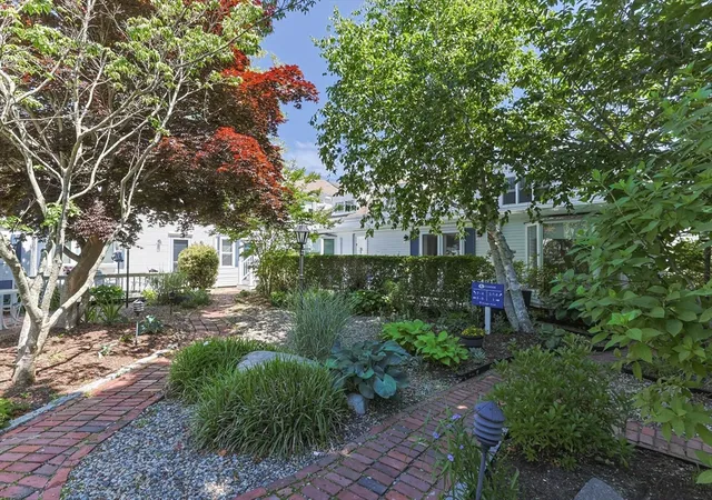 2nd image of 15 Cottage St, Provincetown, MA 02657