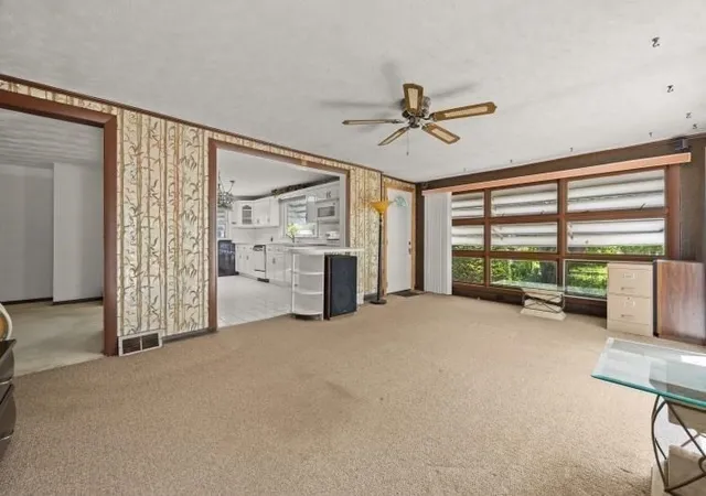 3rd image of 21 South Ave, Taunton, MA 02780 | MLS# 73535826