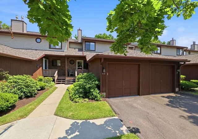 Homes for sale in Agawam, MA | 43 Dogwood Ln #43, Agawam, MA 01001 | MLS# 73546938