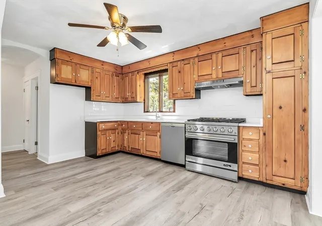 Photo 4 of Single family home for sale at 4 Capitol St, Methuen, MA 01844 | MLS# 73544654 | Listing updated on 2026-09-11