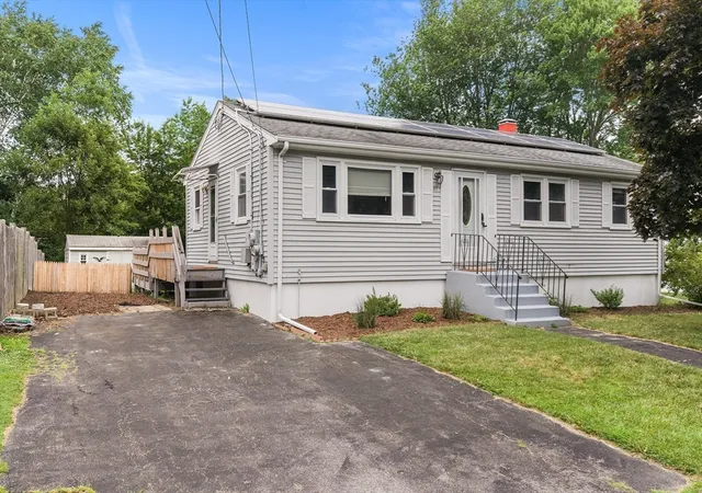 1st image of 21 Lafayette St, Amesbury, MA 01913 | MLS# 73551218