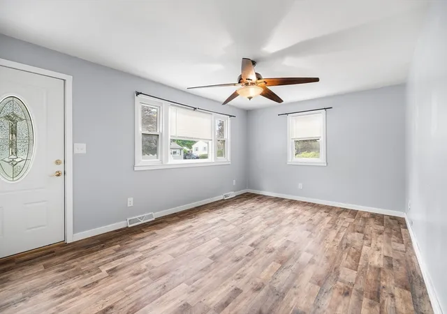 image of 21 Lafayette St, Amesbury, MA 01913 | MLS# 73551218