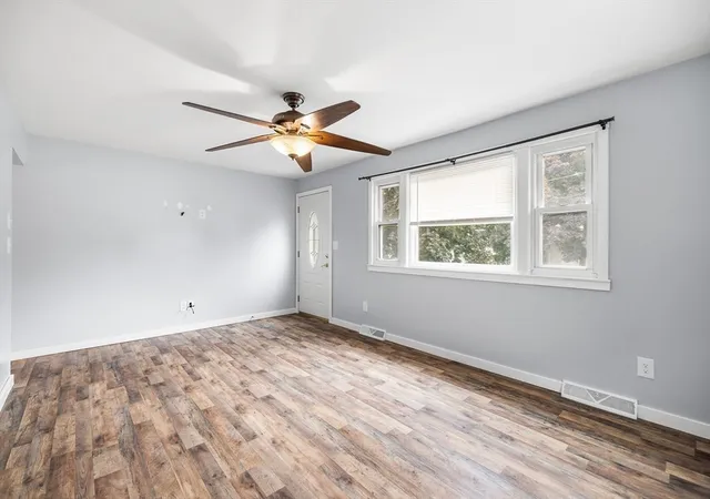 image of 21 Lafayette St, Amesbury, MA 01913 | MLS# 73551218