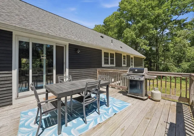Homes for sale in Uxbridge, MA | 56 King Street, Uxbridge, MA 01569 | MLS# 73534359