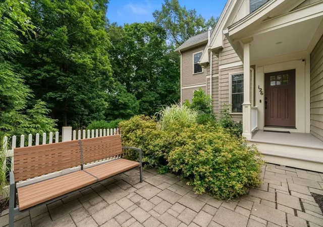 2nd image of 126 Walnut St #126, Wellesley Hills, MA 02481 | MLS# 73554554