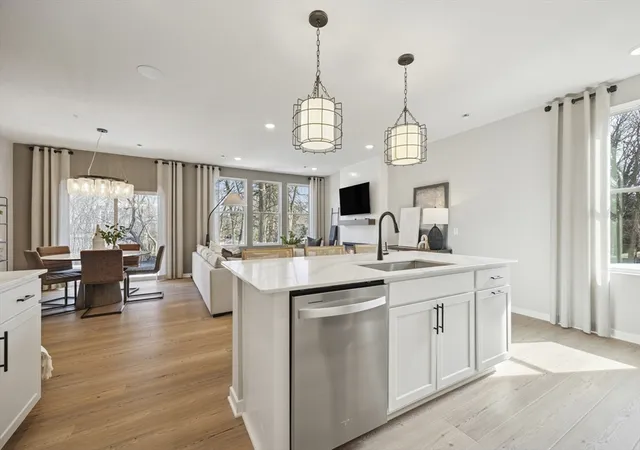 4th image of 7 Green Street #57, Shrewsbury, MA 01545 | MLS# 73543015