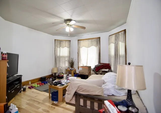 4th image of 33 Noble St, Westfield, MA 01085 | MLS# 73545092