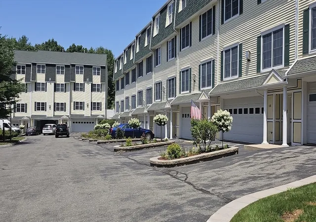2nd image of 14 Dansereau Pl #14, Middleton, MA 01949 | MLS# 73546428
