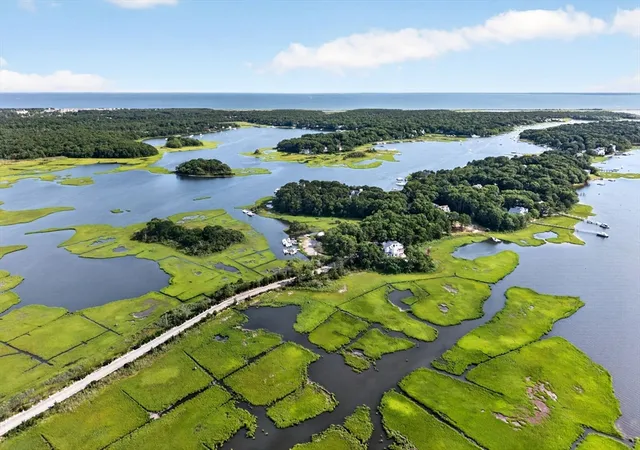 2nd image of 203 Monomoscoy Rd, Mashpee, MA 02649 | MLS# 73565594