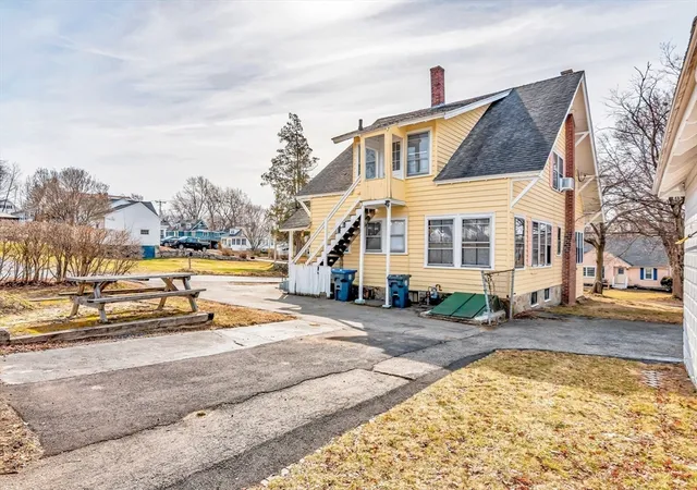 Photo 3 of Single family home for sale at 219 Pelham St, Methuen, MA 01844 | MLS# 73544656 | Listing updated on 2026-09-11
