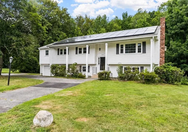 1st image of 14 Olde Berry Road, Andover, MA 01810 | MLS# 73553759