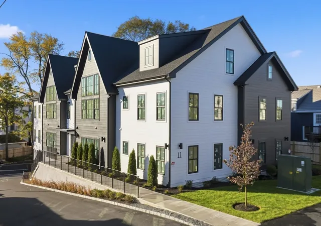 Photo 3 of Sale Pending at 11 Boynton St #203, Swampscott, MA 01907 | MLS# 73555687 | Listing updated on 2026-10-05