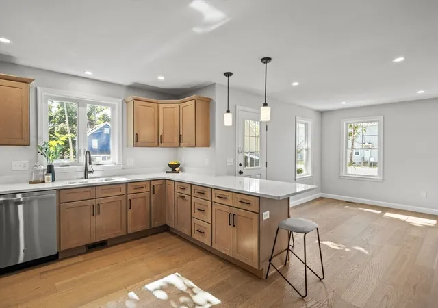 5th image of 7 4Th Ave #7, Haverhill, MA 01830 | MLS# 73542802