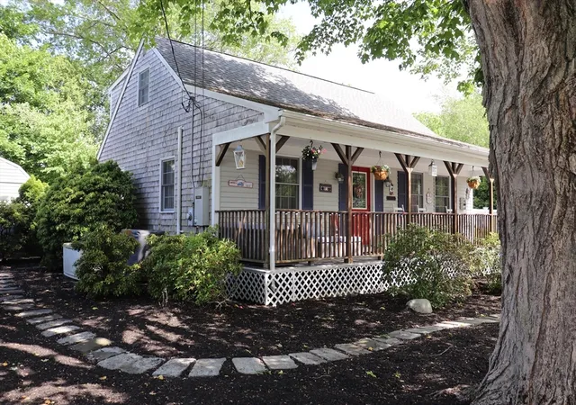 Homes for sale in Somerset, MA | 26 Robin Ln, Somerset, MA 02726 | MLS# 73526540
