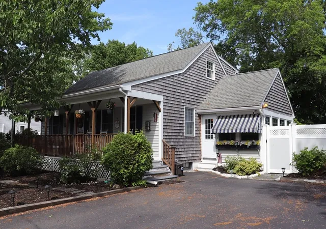 Homes for sale in Somerset, MA | 26 Robin Ln, Somerset, MA 02726 | MLS# 73526540