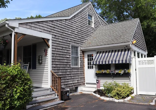 Homes for sale in Somerset, MA | 26 Robin Ln, Somerset, MA 02726 | MLS# 73526540
