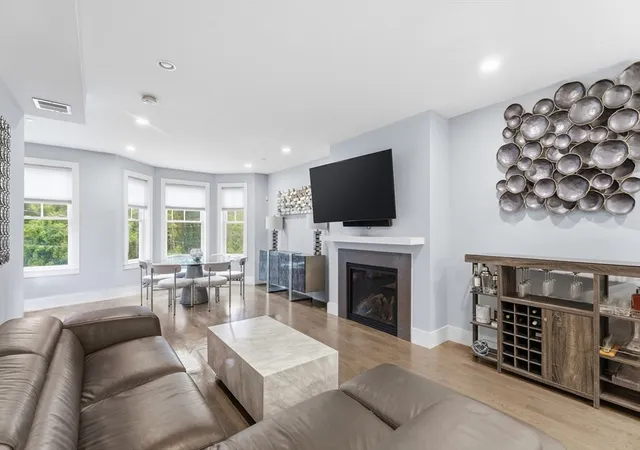 2nd image of 577 Baker St #581, West Roxbury, MA 02132 | MLS# 73550971