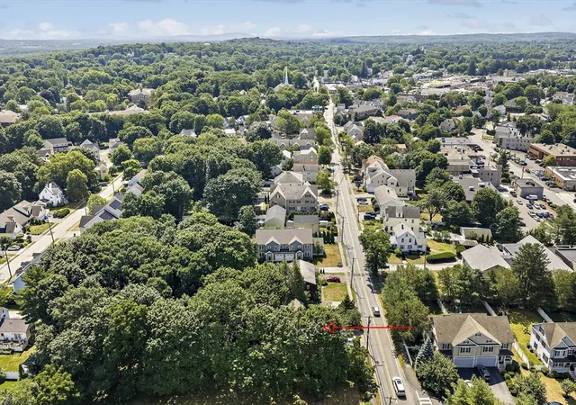 2nd image of 312 Hunnewell St, Needham Heights, MA 02494