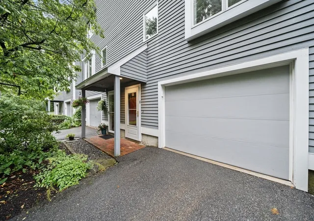 2nd image of 8 Country Meadow Rd #8, Haverhill, MA 01832 | MLS# 73559830