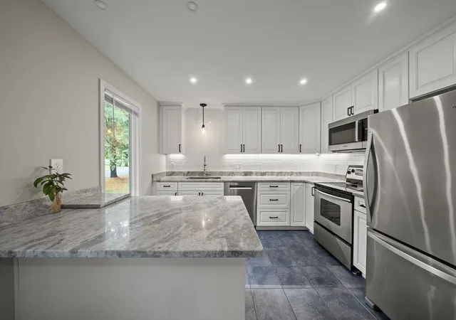 4th image of 8 Country Meadow Rd #8, Haverhill, MA 01832 | MLS# 73559830