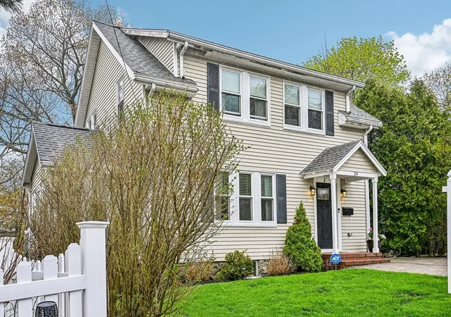 Homes for sale in Medford, MA | 24 Fellsview Ave, Medford, MA 02155 | MLS# 73524648