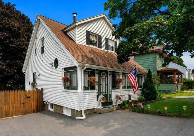 2nd image of 247 Linwood St, Lynn, MA 01905 | MLS# 73550176