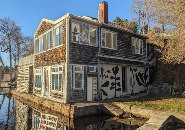 3rd image of 10 Coral Hill Rd, Essex, MA 01929 | MLS# 73506493