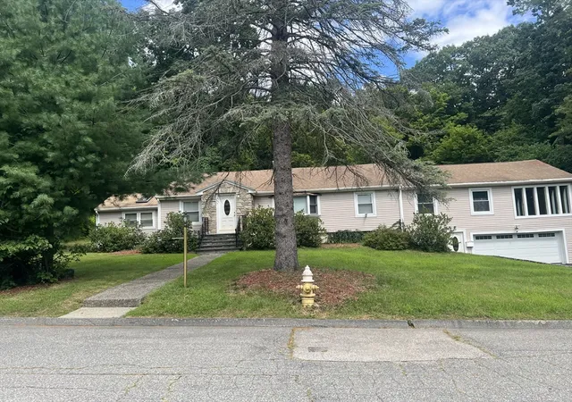 Photo 3 of Single family home for sale at 7 West Hl Ter, Worcester, MA 01609 | MLS# 73564936 | Listing updated on 2026-09-10