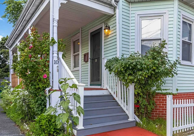 Photo 2 of Sale Pending at 10 Cobbet Pl, Lynn, MA 01902 | MLS# 73555225 | Listing updated on 2026-09-17