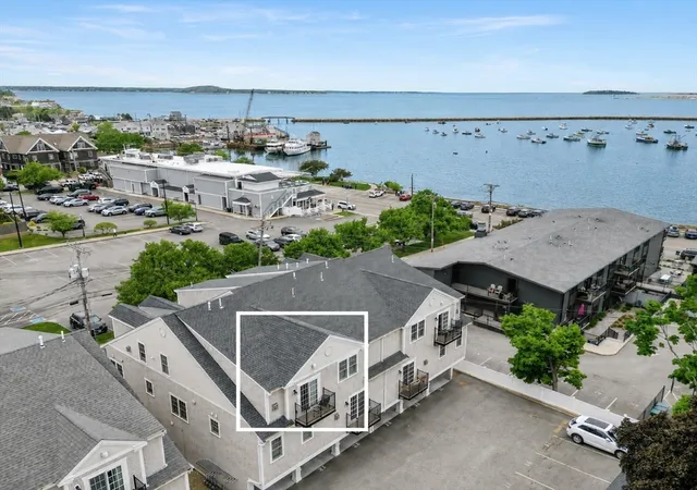 Listing Photo 2 - Condo for sale in building located at 27 Howland, Plymouth, MA 02360 - Unit #7
