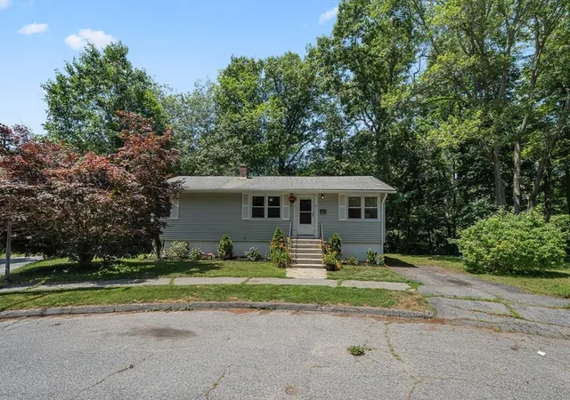 Photo 3 of Sale Pending at 28 Greybert Ln, Worcester, MA 01602 | MLS# 73545456 | Listing updated on 2026-08-26